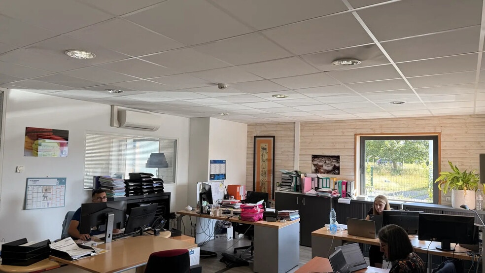 8 Rue Jules Verne, Ronchin for sale - Building Photo - Image 2 of 7