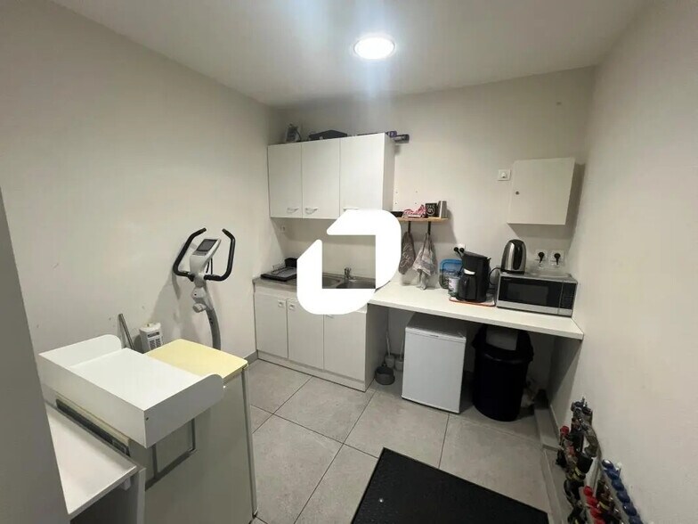 Office in Râches for sale - Building Photo - Image 2 of 21