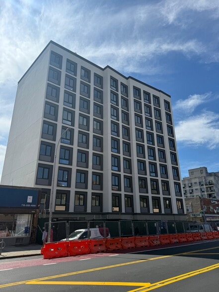 17202 Hillside Ave, Jamaica, NY for lease - Building Photo - Image 3 of 4