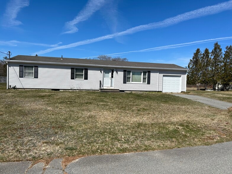 1-9 USCG Housing Dr, Jonesport, ME for sale - Primary Photo - Image 1 of 7