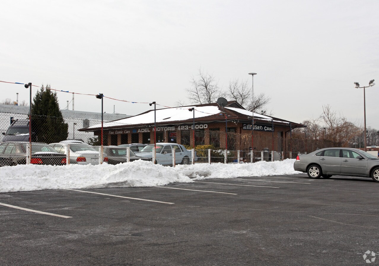 4711 Auth Pl, Suitland, MD 20746