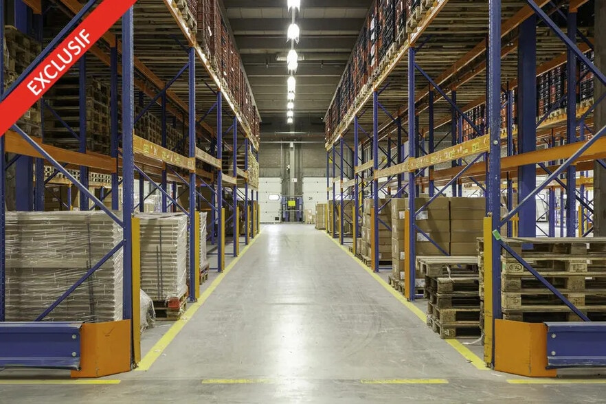 Flex in Collégien for lease - Interior Photo - Image 2 of 3