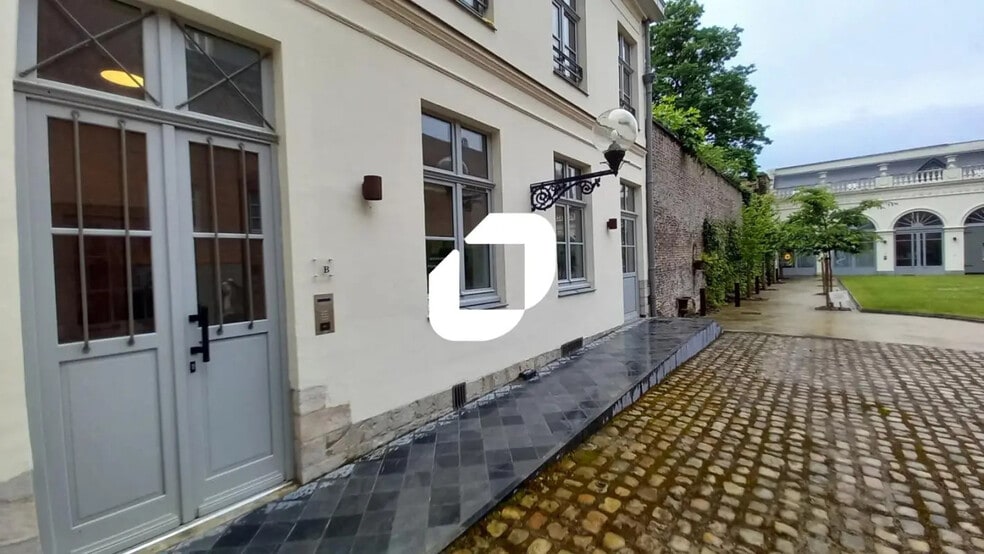 Office in Lille for lease - Building Photo - Image 3 of 9