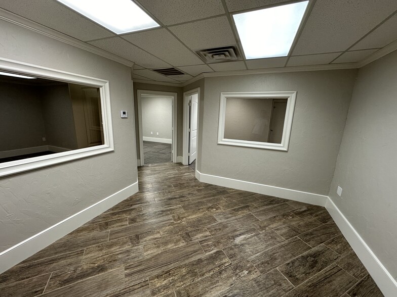 6824 Wayne Ave, Lubbock, TX for lease - Interior Photo - Image 2 of 12