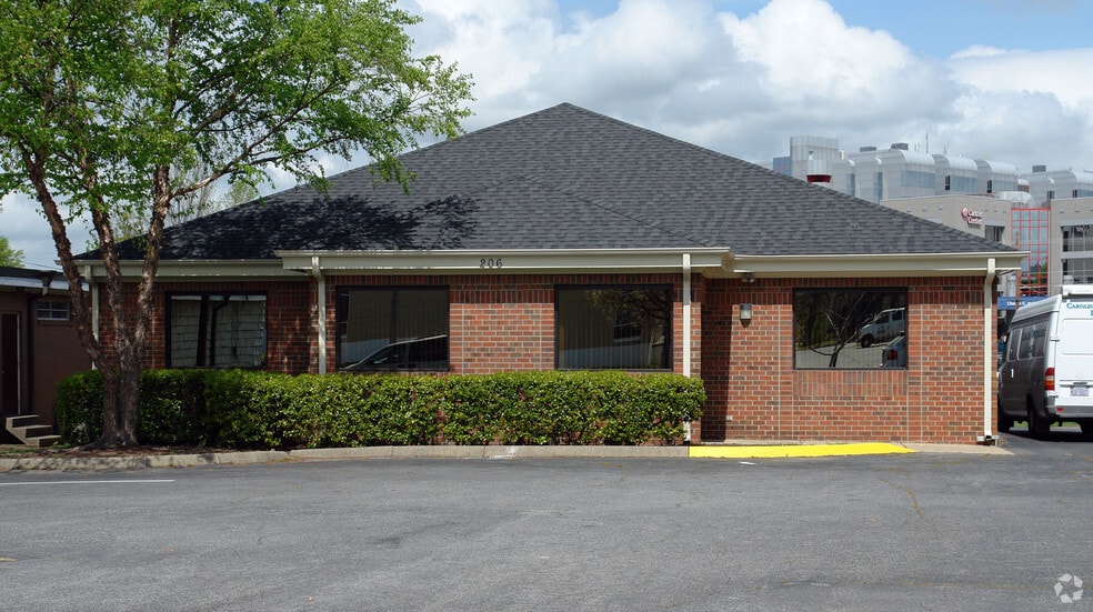 206 Gatewood Ave, High Point, NC for lease - Building Photo - Image 3 of 3