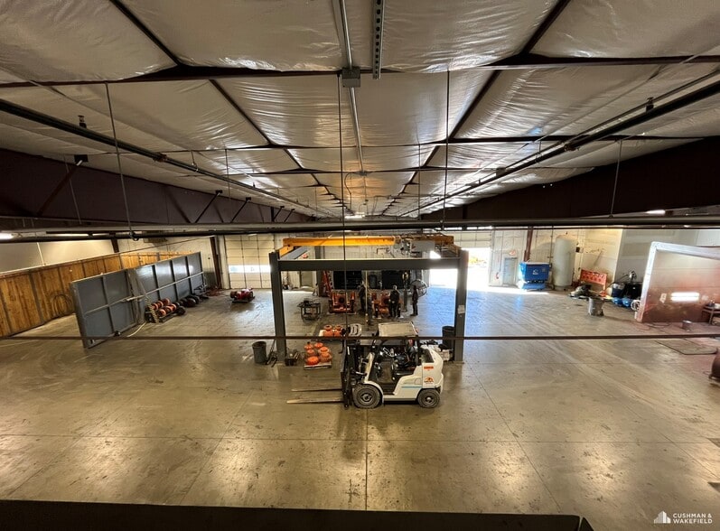 583 Gyrfalcon Ct, Windsor, CO for lease - Interior Photo - Image 3 of 11