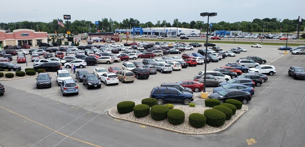 1700 E Boulevard, Kokomo, IN for lease - Building Photo - Image 2 of 8