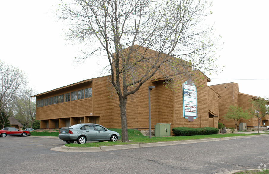 7714 Brooklyn Blvd, Brooklyn Park, MN for lease - Building Photo - Image 3 of 9