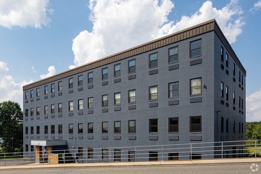 161 Forbes Rd, Braintree, MA for sale - Primary Photo - Image 1 of 1