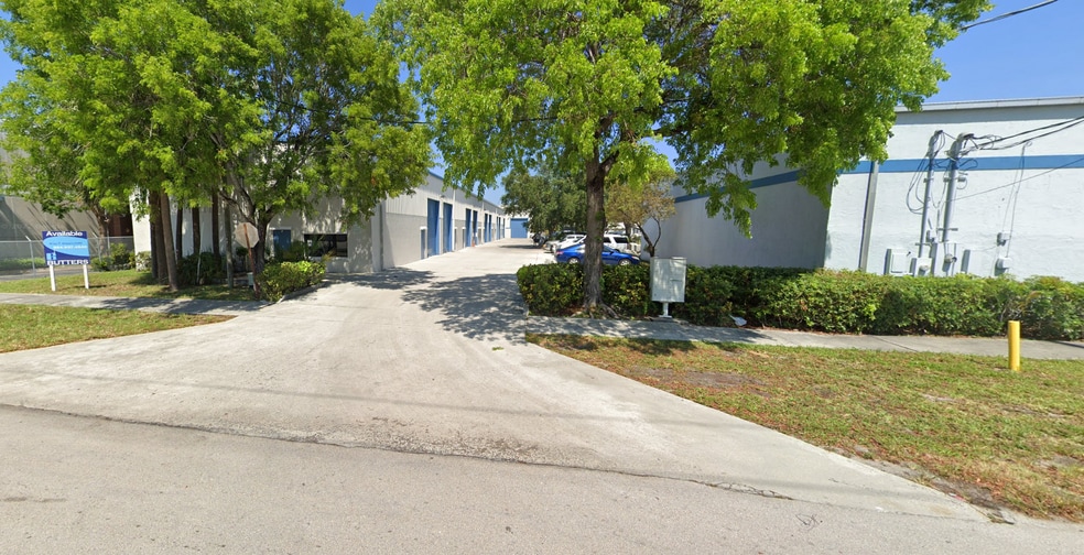 830 S Deerfield Ave, Deerfield Beach, FL for lease - Building Photo - Image 2 of 3