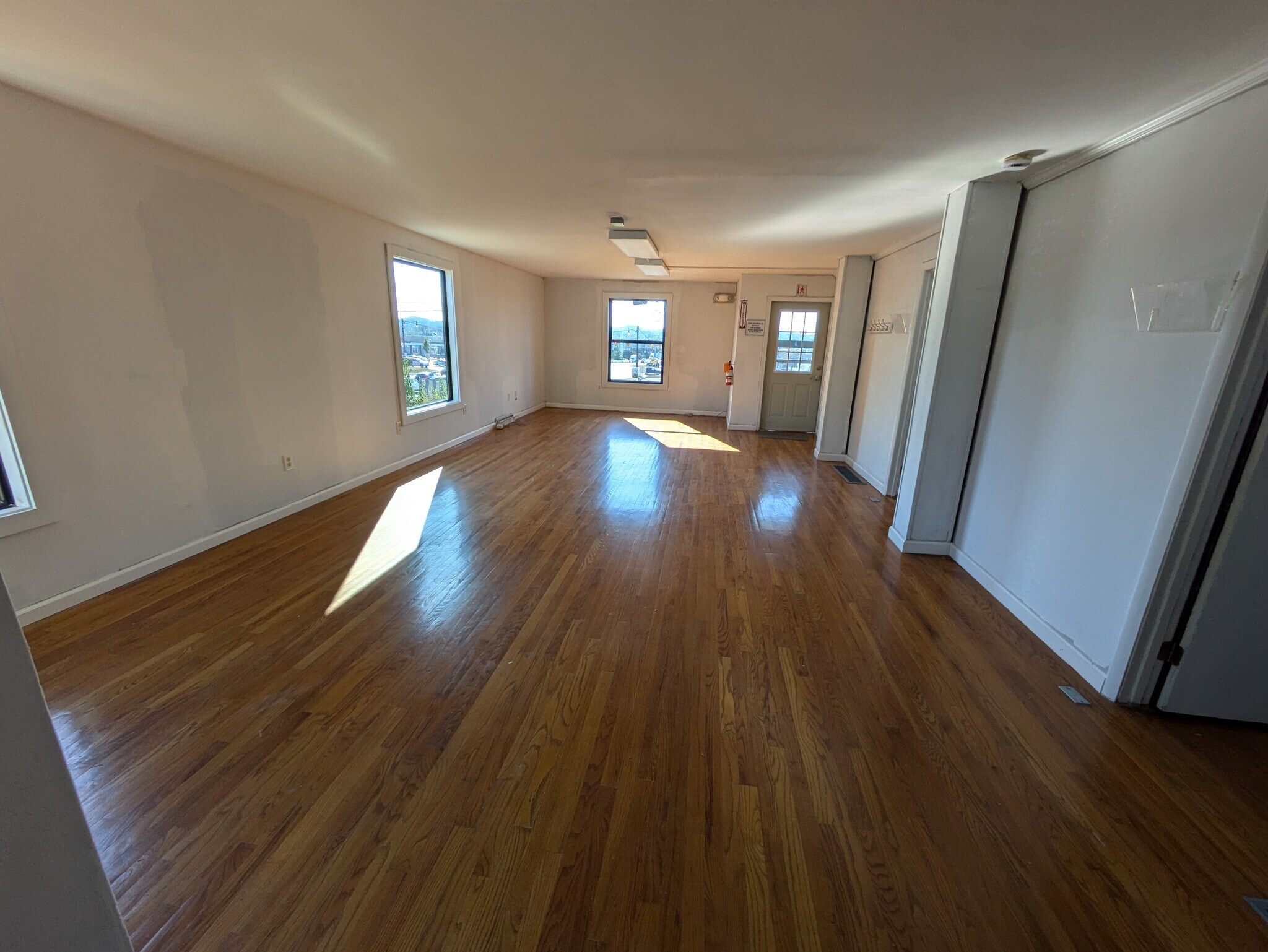 83 Dutilh Rd, Cranberry Twp, PA for lease Interior Photo- Image 1 of 4