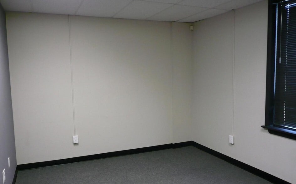 118 Dickerson Rd, North Wales, PA for lease - Interior Photo - Image 3 of 16