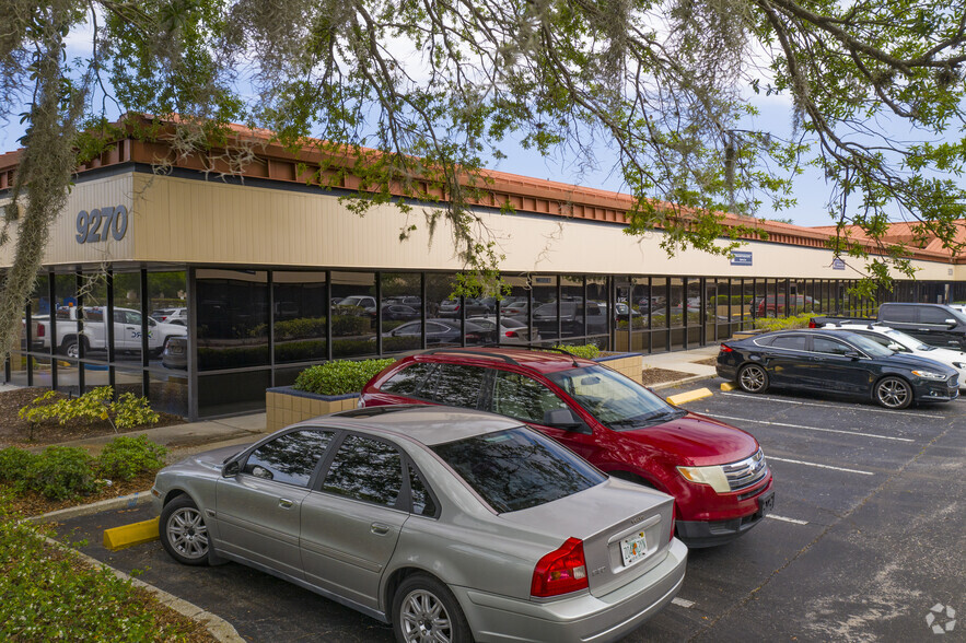 9280 Bay Plaza Blvd, Tampa, FL for lease - Building Photo - Image 2 of 49