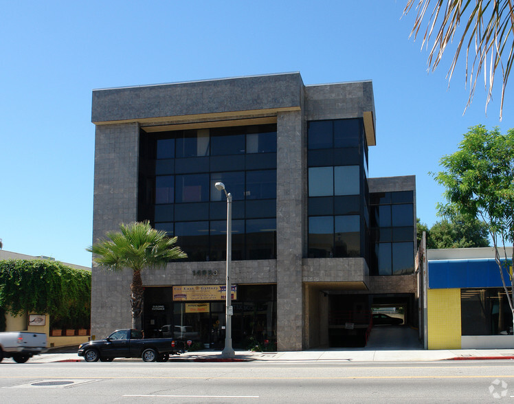 14930 Ventura Blvd, Sherman Oaks, CA for lease - Building Photo - Image 3 of 11