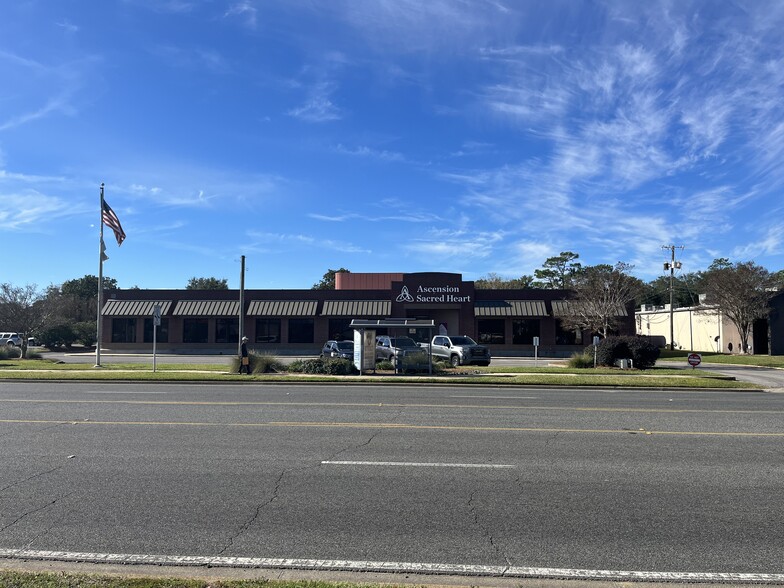 4451 Bayou Blvd, Pensacola, Fl 32503 - Office For Sale 