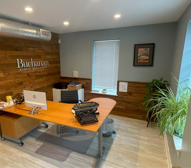 890-892 County Line Rd, Bryn Mawr, PA for sale - Building Photo - Image 2 of 8