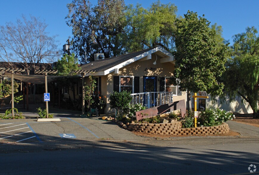 121 N Pico Ave, Fallbrook, CA for sale - Primary Photo - Image 1 of 1