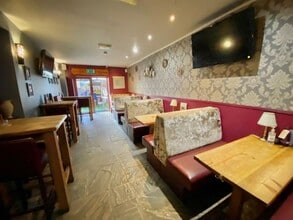 37 Uplands Cres, Swansea for lease Interior Photo- Image 2 of 17