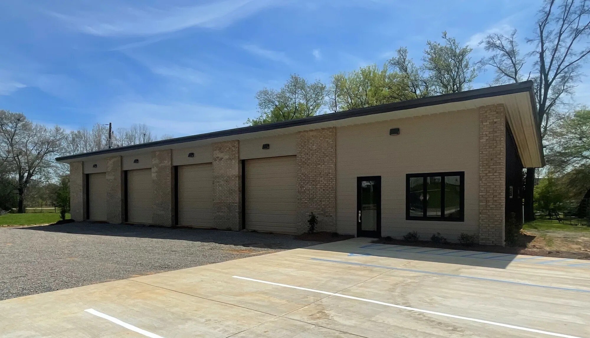 238 Commercial Pky, Canton, MS for sale Primary Photo- Image 1 of 1