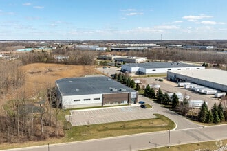 28806 Freedom Dr, Wixom, MI - AERIAL map view