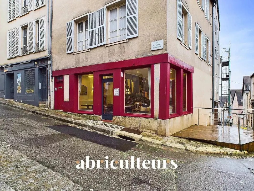 Retail in Chartres for sale Building Photo- Image 1 of 8