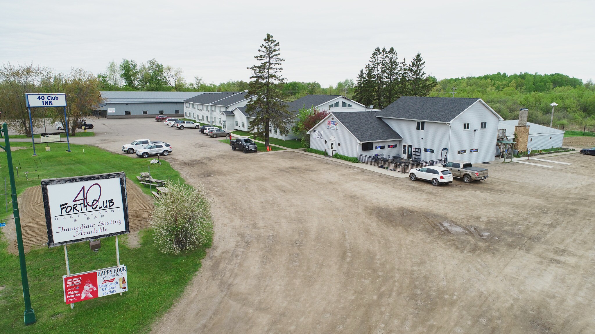 950 2nd St NW, Aitkin, MN 56431 Forty Club Inn, Restaurant & Banquet Center