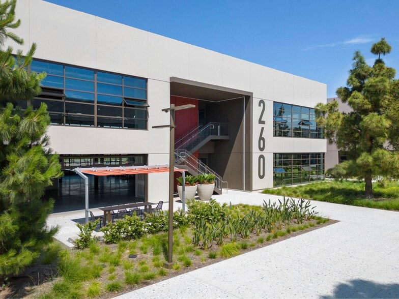 100 Progress, Irvine, CA for lease - Building Photo - Image 2 of 19