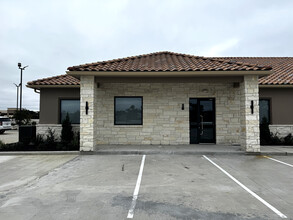 8525 N Sam Houston Pkwy E, Humble, TX for lease Building Photo- Image 1 of 20