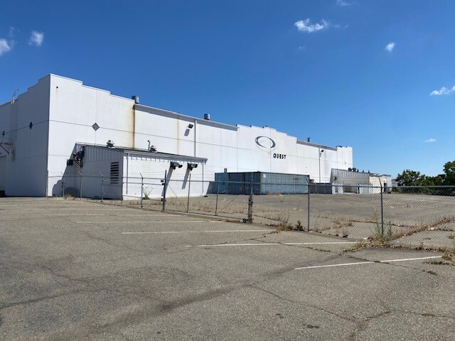 2518 Boeing Way, Stockton, CA for sale - Building Photo - Image 2 of 11