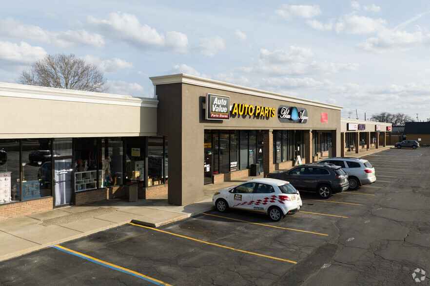 1855 S Reynolds Rd, Toledo, OH for lease - Building Photo - Image 3 of 8