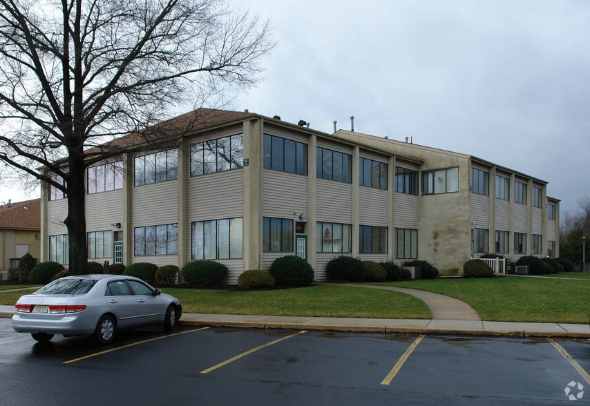 102 Kings Way W, Sewell, NJ for lease - Primary Photo - Image 1 of 12