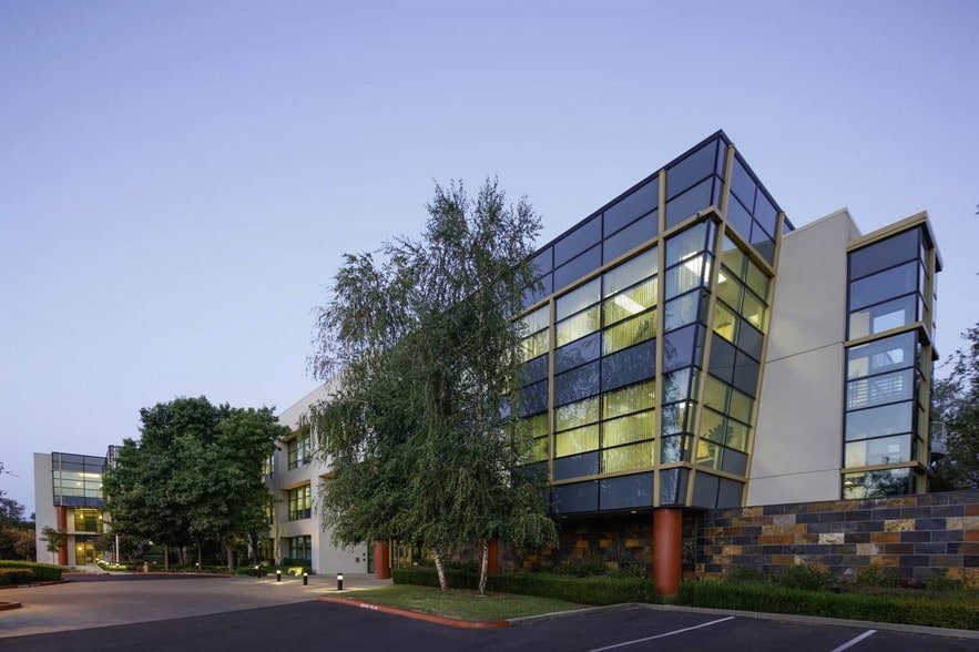 150 Parkshore Dr, Folsom, CA for sale - Building Photo - Image 2 of 7