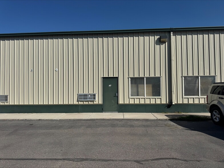 5745 Industry Way, Chubbuck, ID for lease - Primary Photo - Image 1 of 7