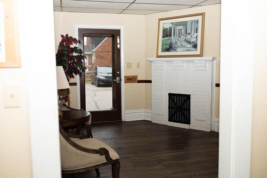 413 27th St, Vienna, WV 26105 Former Vienna Realty Building