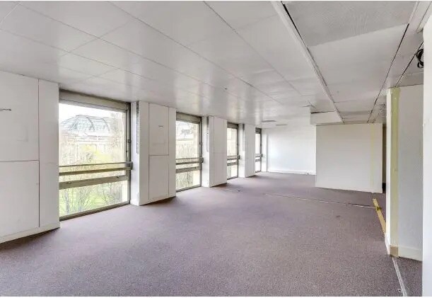 Office in Paris for lease Building Photo- Image 1 of 8