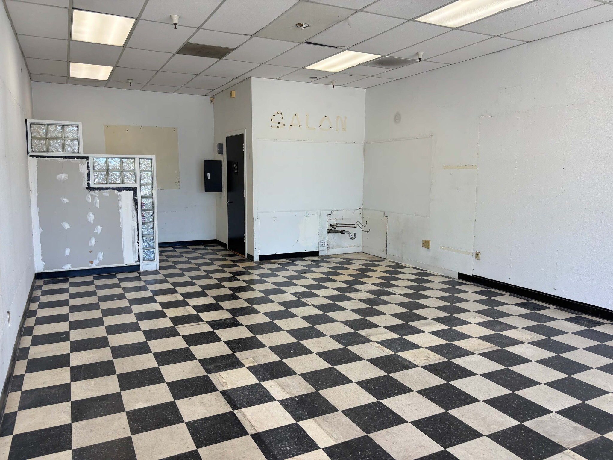 8835-8893 Greenback Ln, Orangevale, CA for lease Interior Photo- Image 1 of 4