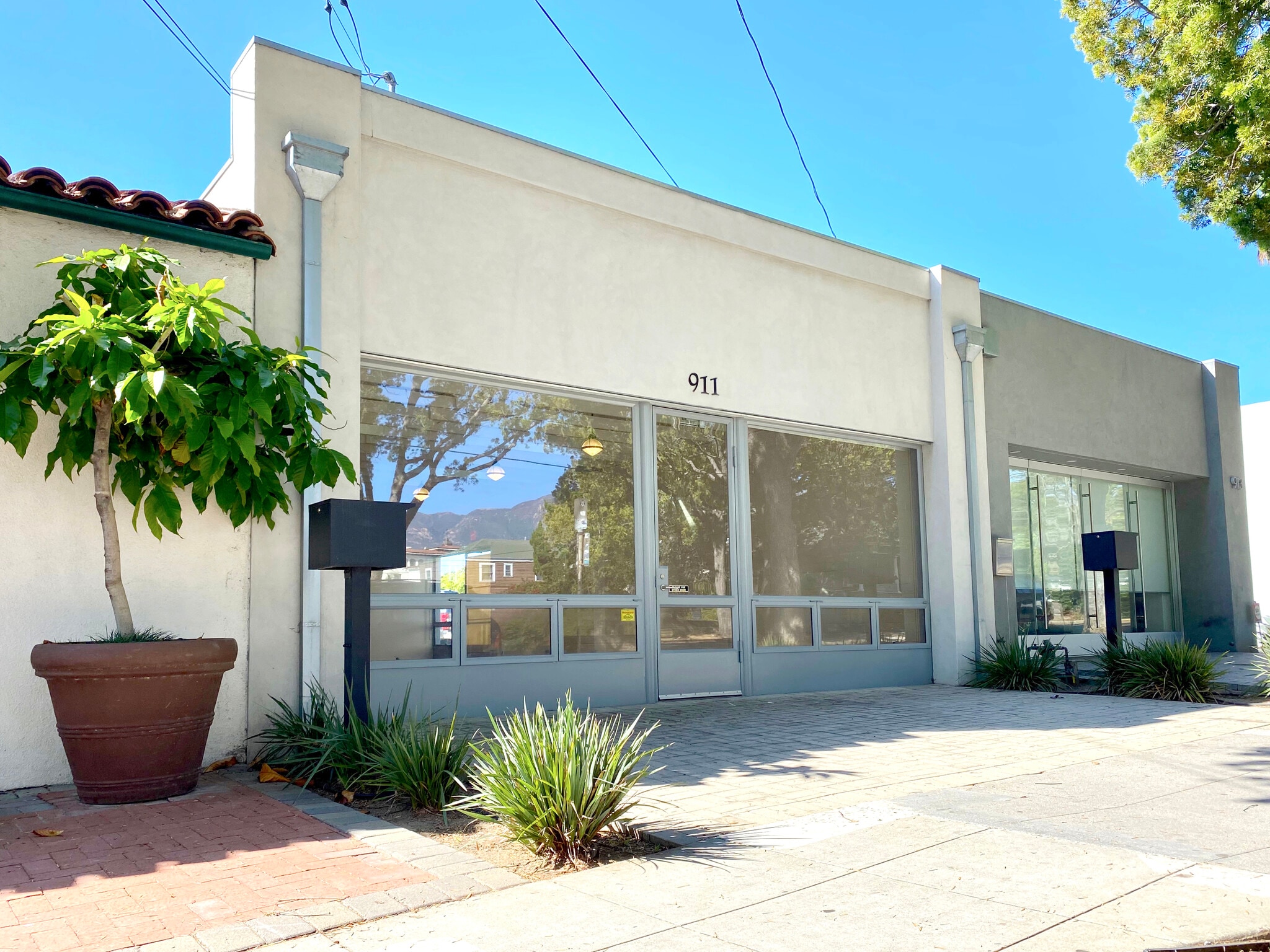 911 De la Vina St, Santa Barbara, CA for lease Building Photo- Image 1 of 15