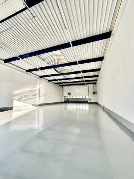 Flex in Bonneuil-sur-Marne for lease - Interior Photo - Image 3 of 10