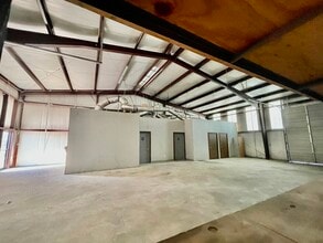 19419 N Freeway, Spring, TX for lease Building Photo- Image 2 of 6