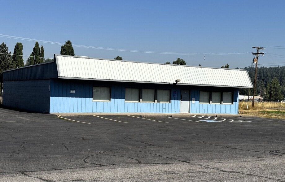 212 S 1st Ave, Chiloquin, OR for sale - Building Photo - Image 3 of 5