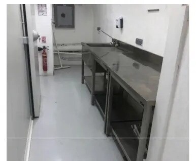 Retail in Paris for lease - Interior Photo - Image 2 of 3