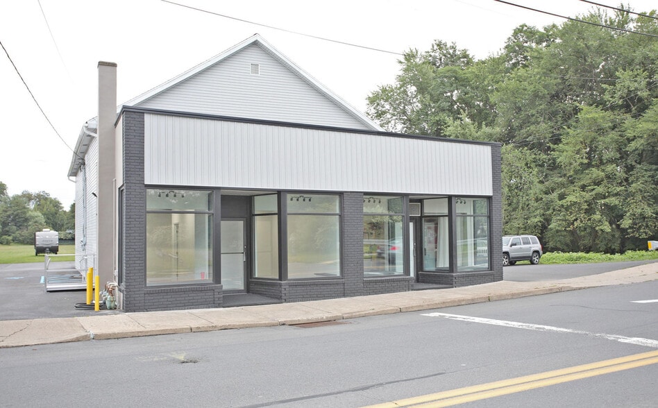 131 W 8th St, Wyoming, PA for lease - Primary Photo - Image 1 of 5