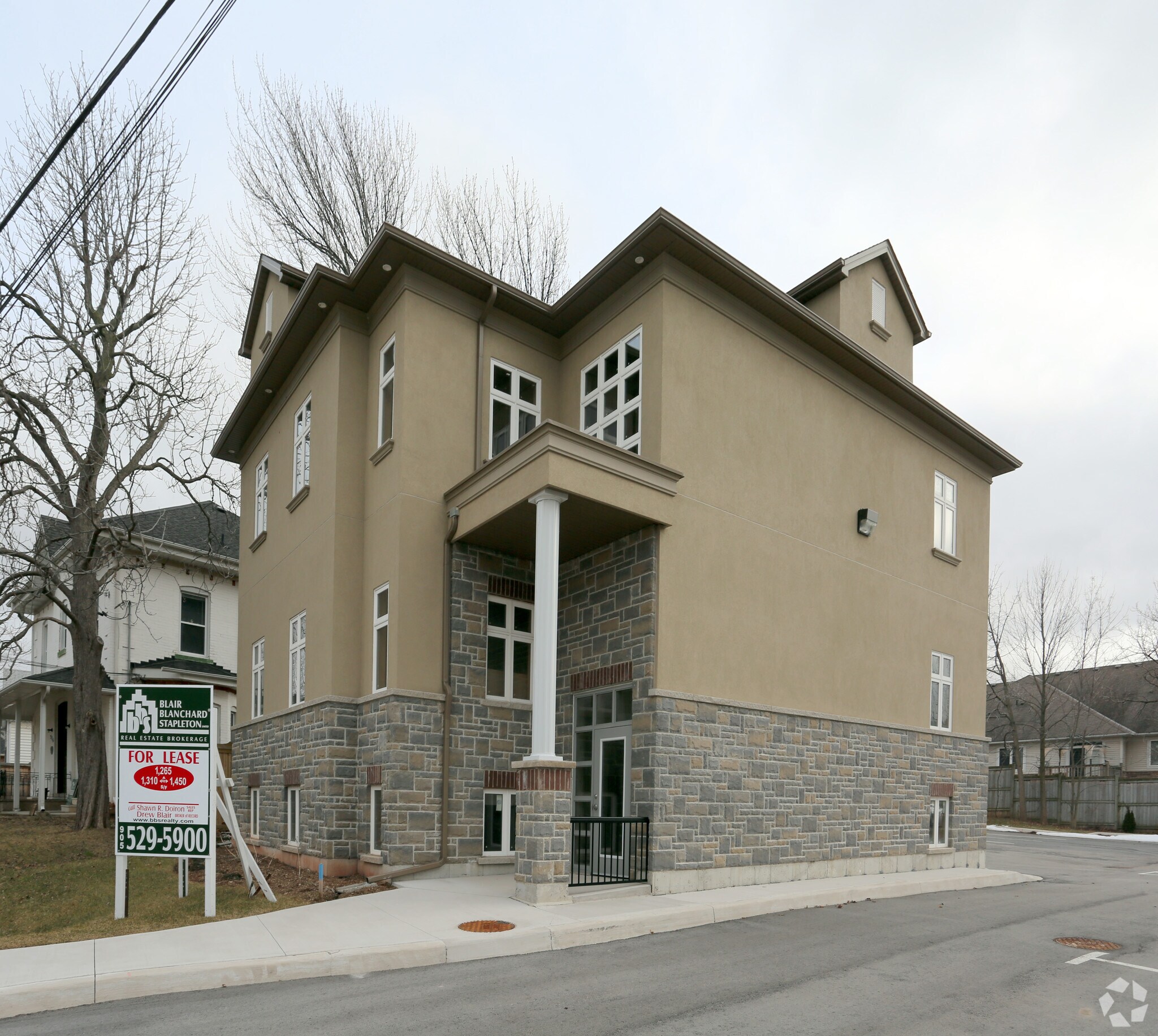 274 Main St E, Grimsby, ON for sale Primary Photo- Image 1 of 1