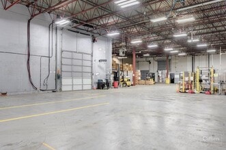 19689 Telegraph Trl, Langley Twp, BC for lease Interior Photo- Image 2 of 9