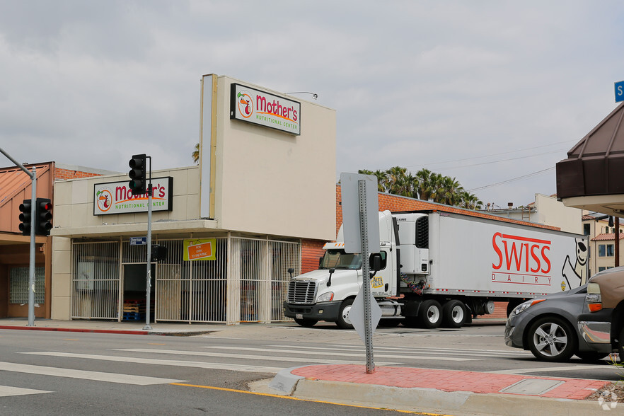 18353 Sherman Way, Reseda, CA for sale - Building Photo - Image 1 of 1
