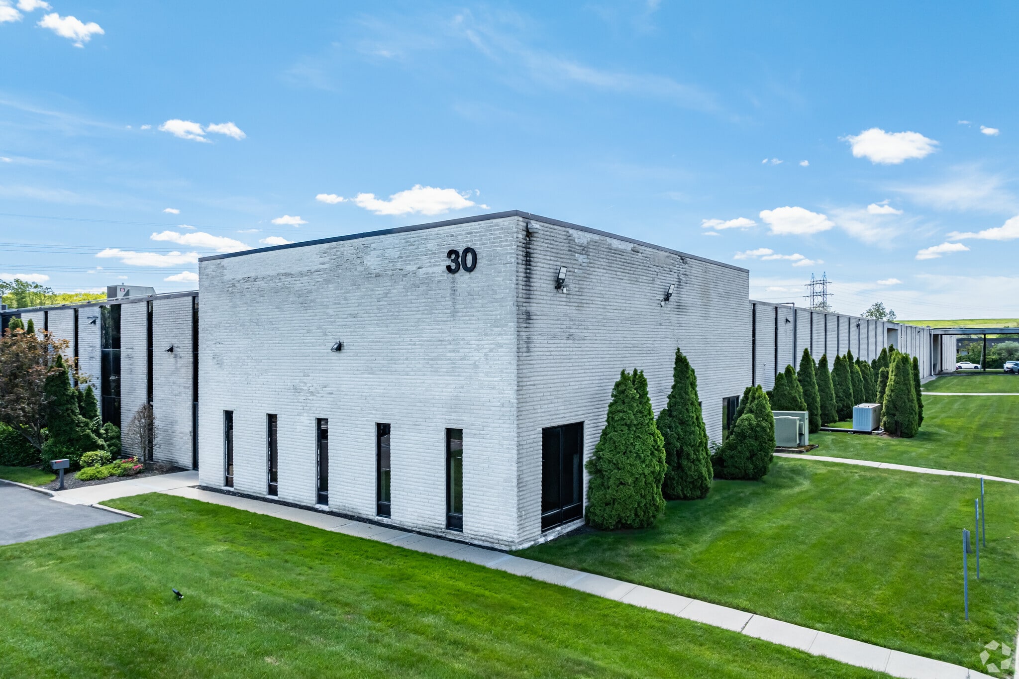 30 Hub Dr, Melville, NY for lease Primary Photo- Image 1 of 5