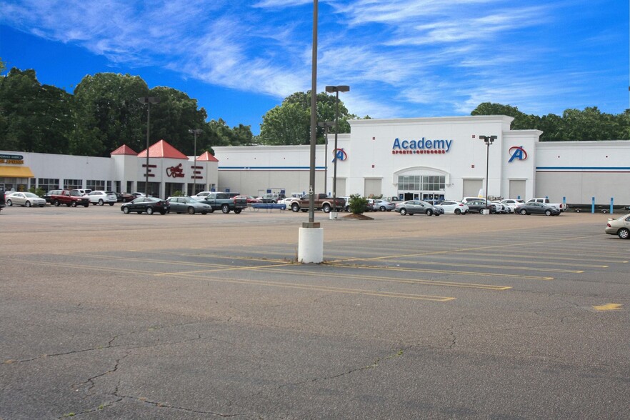 1189 E County Line Rd, Jackson, MS for lease - Building Photo - Image 3 of 6