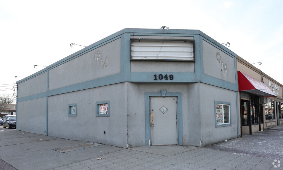 1049-1057 Hempstead Tpke, Franklin Square, NY for sale - Primary Photo - Image 1 of 1