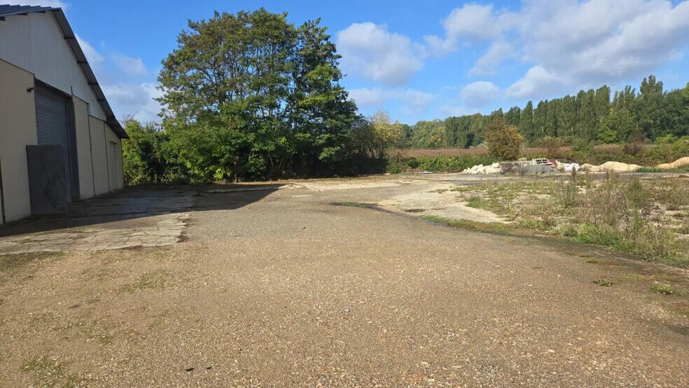 Flex in Dreux for lease - Construction Photo - Image 3 of 13