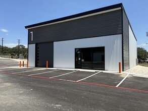 6420 FM 1102, New Braunfels, TX for lease Interior Photo- Image 2 of 16